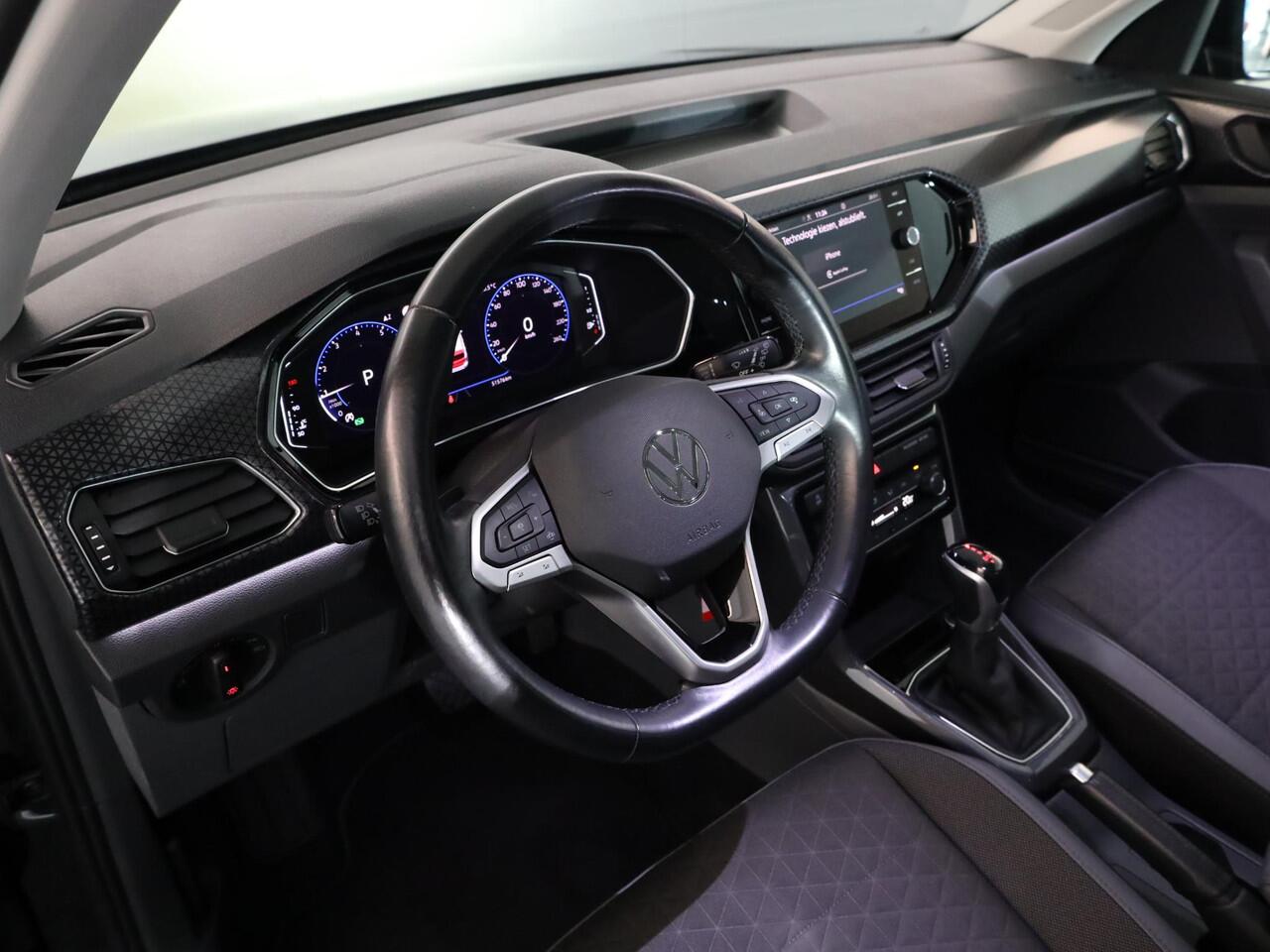 Volkswagen T-Cross 1.0 TSI Style 110 pk Automaat (DSG) | Navigatie | Parkeersensoren | Adaptieve cruise control | Stoelverwarming | Apple Carplay/Android Auto | Voll. digitaal instrumentenpaneel |