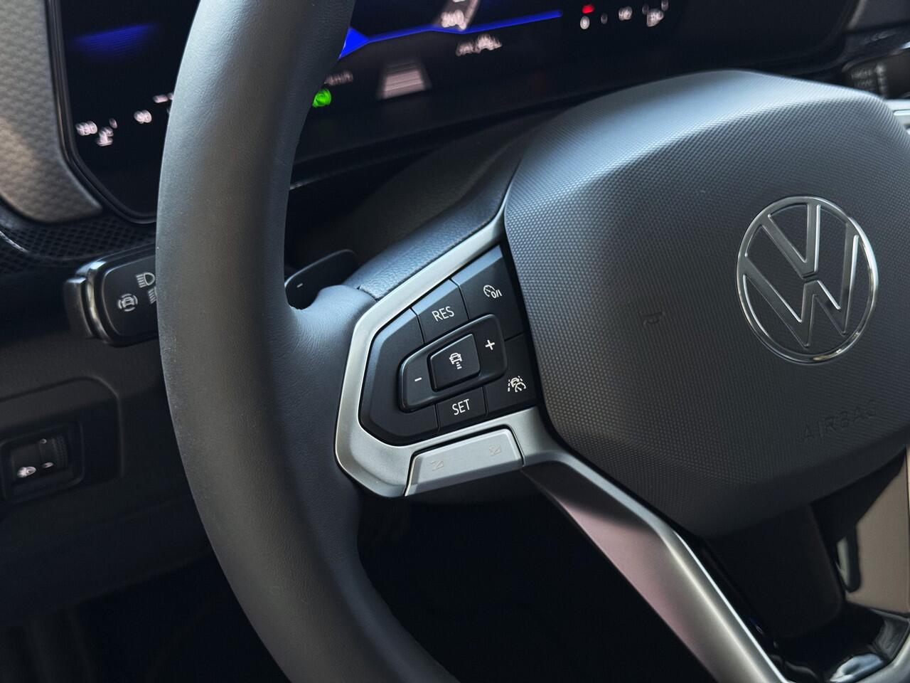 Volkswagen T-Cross T-CROSS 116PK 17''LMV TREKHAAK CAMERA VIR.COCKPIT STOELVERW. ADAP.CRUISE LMV CARPLAY 2025 "Volkswagen rijden begint bij Topautos.nl - 75 topmodellen direct op voorraad!"