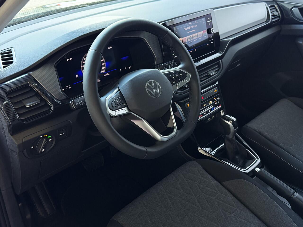 Volkswagen T-Cross T-CROSS 116PK 17''LMV TREKHAAK CAMERA VIR.COCKPIT STOELVERW. ADAP.CRUISE LMV CARPLAY 2025 "Volkswagen rijden begint bij Topautos.nl - 75 topmodellen direct op voorraad!"