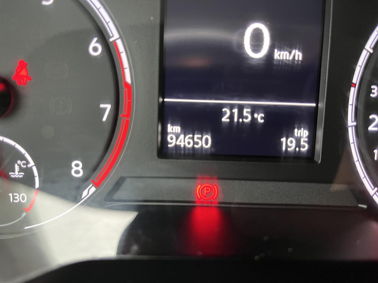 Volkswagen T-Cross 1.0 TSI Life / TREKHAAK/ ADAPT. CRUISE/ PARK. SENSOREN/ APP-CONNECT/ DAB/ BLUETOOTH/ NAVI/ CLIMA/ 16" LMV