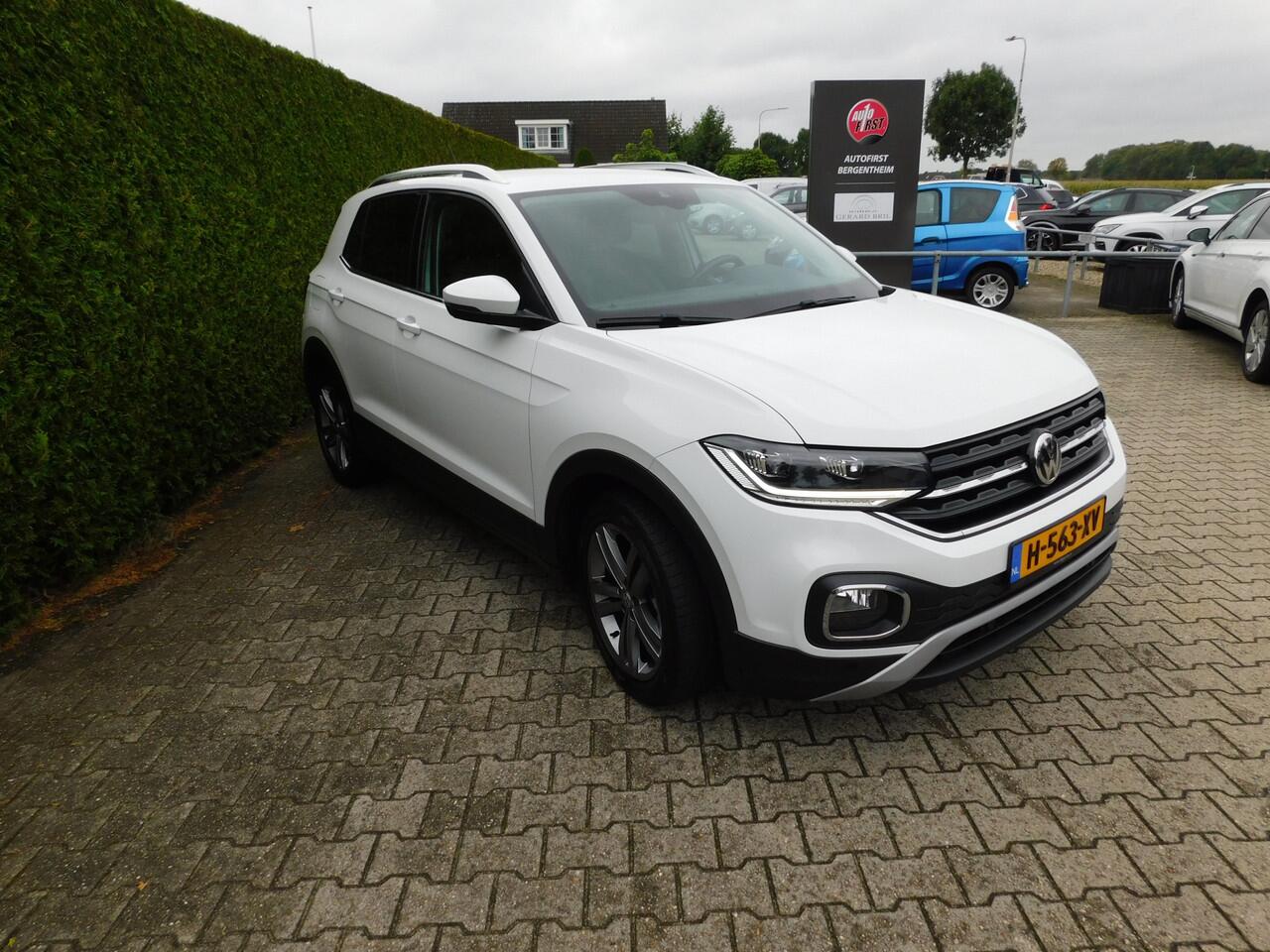 Volkswagen T-Cross 1.0 TSI Style, Navi, Carplay, Camera, Trekhaak.