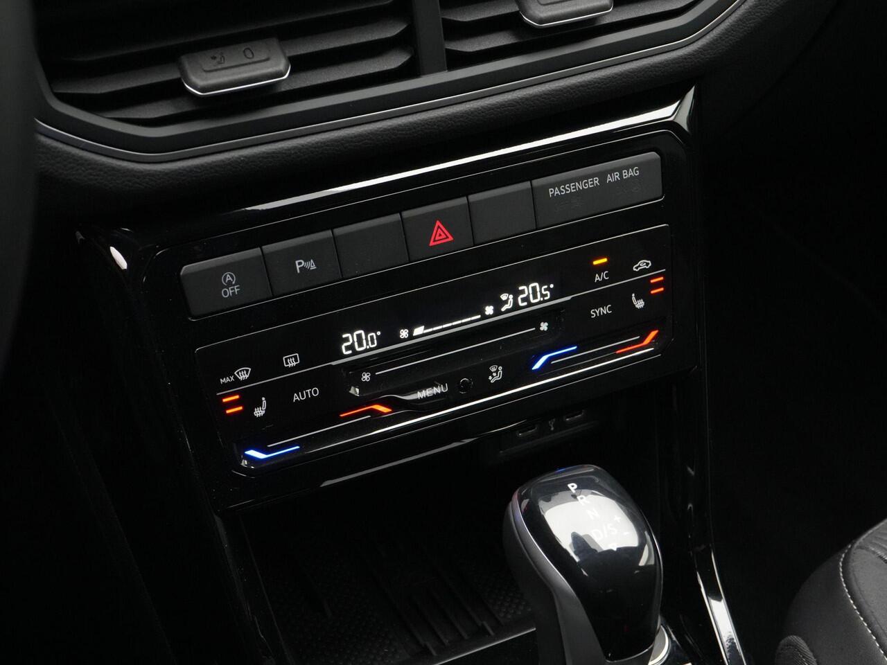 Volkswagen T-Cross 1.5 TSI 150 pk DSG R-Line Edition | R-Line | IQ Light | Trekhaak | Stoelverwarming | Achteruitrijcamera | Adaptive Cruise | Carplay | 17 inch