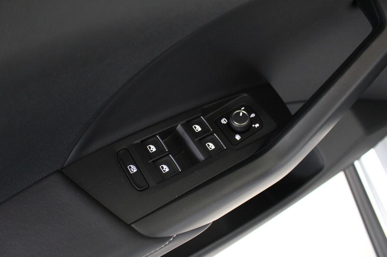 Volkswagen T-Cross 1.0 TSI Life Goal Automatische Airco | 17" Velgen | Stoelverwarming | Adaptive Cruise Control |