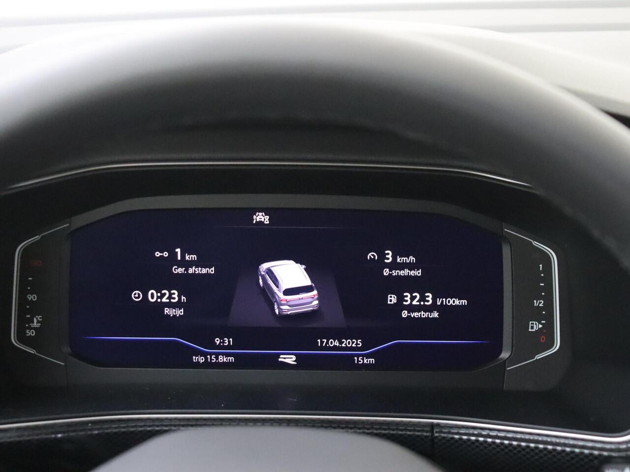 Volkswagen T-Cross R-Line Business | 'App-Connect' draadloze smartphone integratie | Achterlichten LED | Afstandscontrolesysteem (Front Assist)