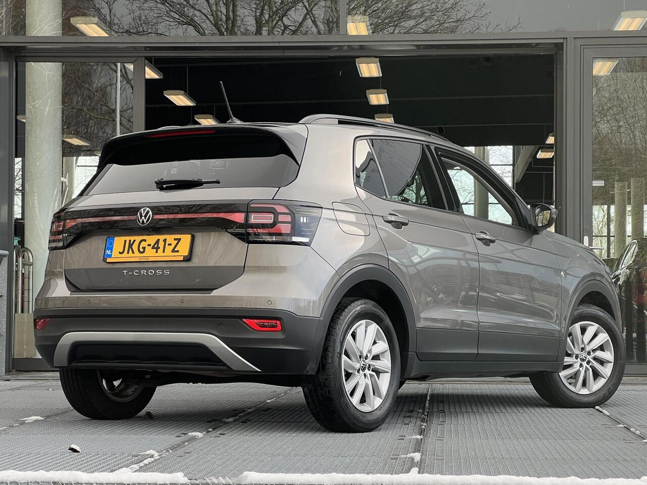 Volkswagen T-Cross 1.0 TSI Life Automaat | Stoelverwarming | Adaptieve Cruise Control | Climate Control