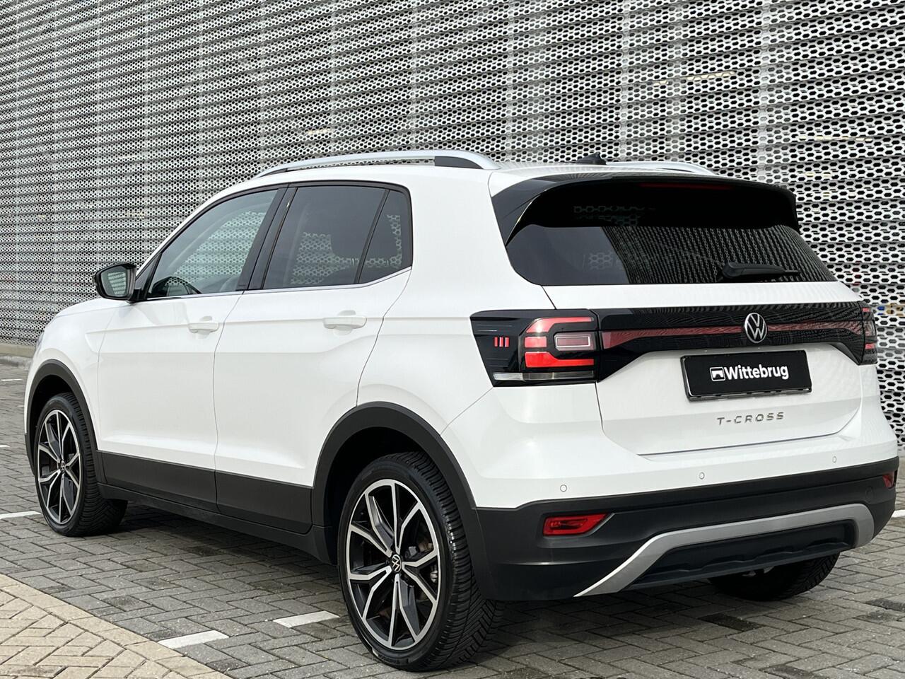 Volkswagen T-Cross 1.0 TSI 110PK DSG Style / Led / Parkeersensoren / Navigatie / Climate controle / Stoel verwarming / LMV 18" **