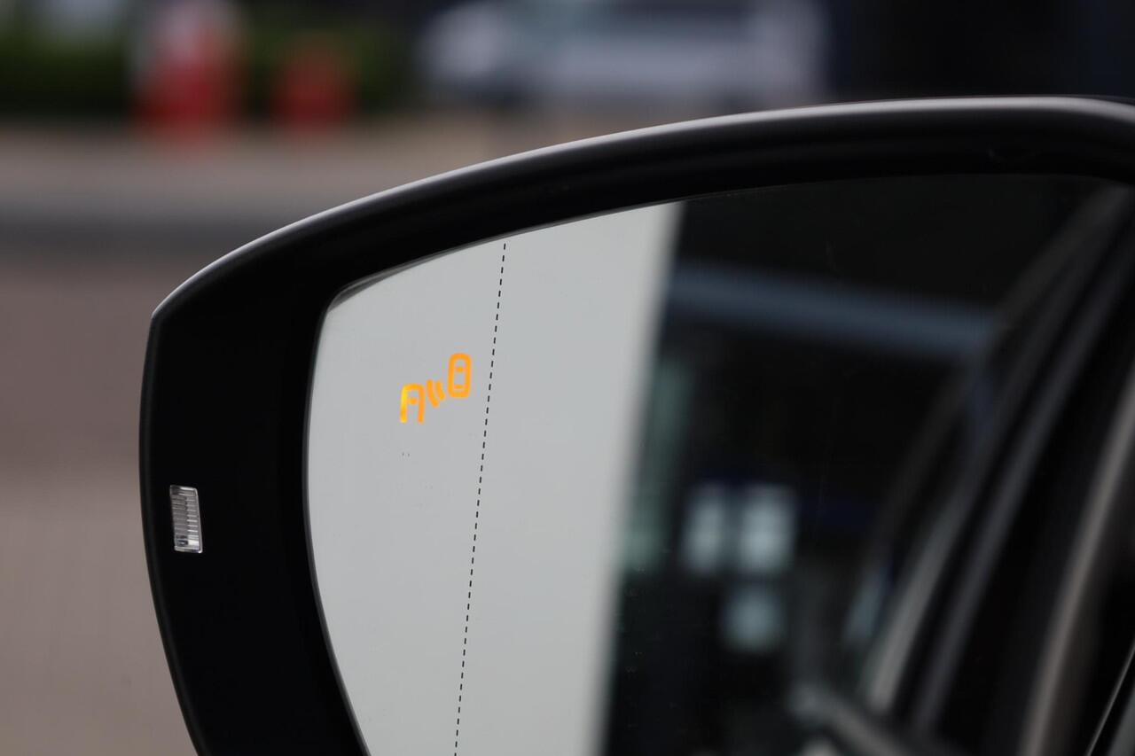 Volkswagen T-Cross 1.0 TSI Life 95PK / 70kW, NL auto 1e eigenaar dealeronderhouden, adaptieve cruise control (acc), elektrisch verstel-, verwarm- en inklapbare buitenspiegels (spiegel pakket), 16" 'Rochester' LMV, licht en regensensor, parkeersensoren voor en achter (pdc), 