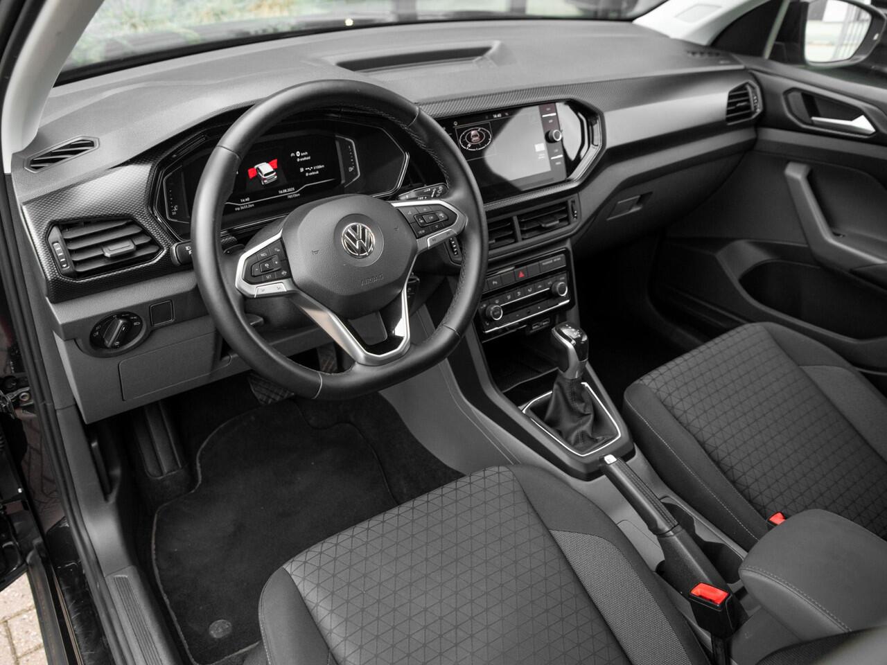 Volkswagen T-Cross 1.0 TSI Life / R Line / LED / ACC / Virtual Cockpit / 17" LMV / Stoelverwarming