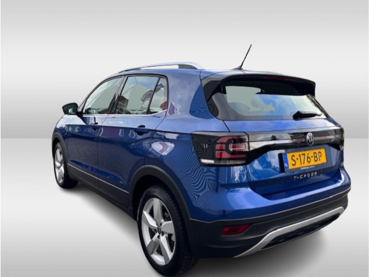 Volkswagen T-Cross 1.0 TSI Style App-connect / 17"LM velgen / LED verlichting / Parkeersensoren