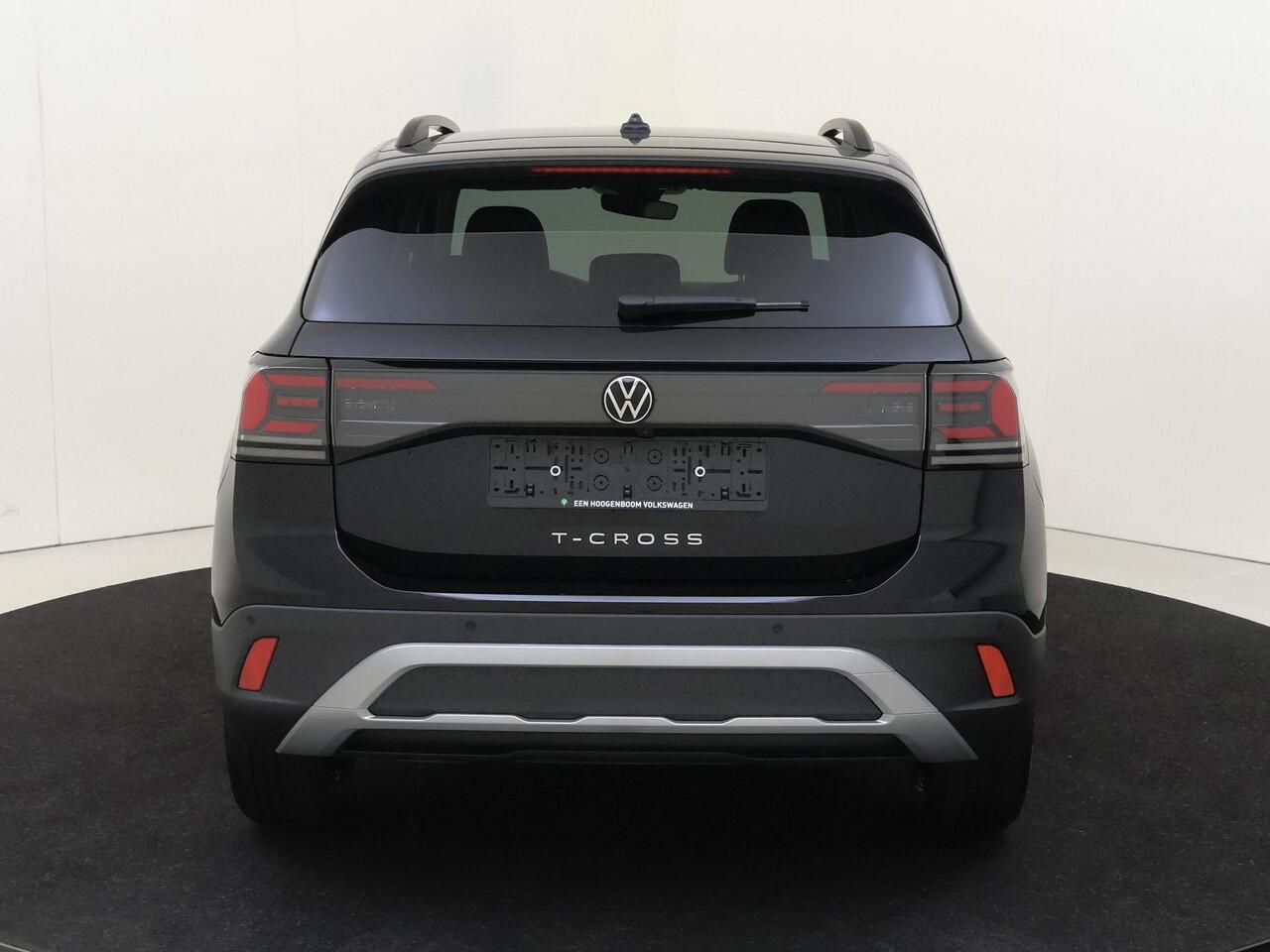 Volkswagen T-Cross Life Edition | 'App-Connect' draadloze smartphone integratie | Achterlichten LED | Afstandscontrolesysteem (Front Assist)