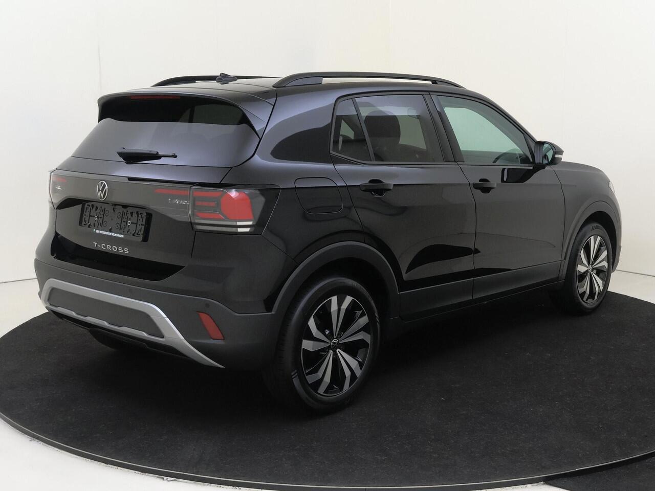Volkswagen T-Cross Life Edition | 'App-Connect' draadloze smartphone integratie | Achterlichten LED | Afstandscontrolesysteem (Front Assist)