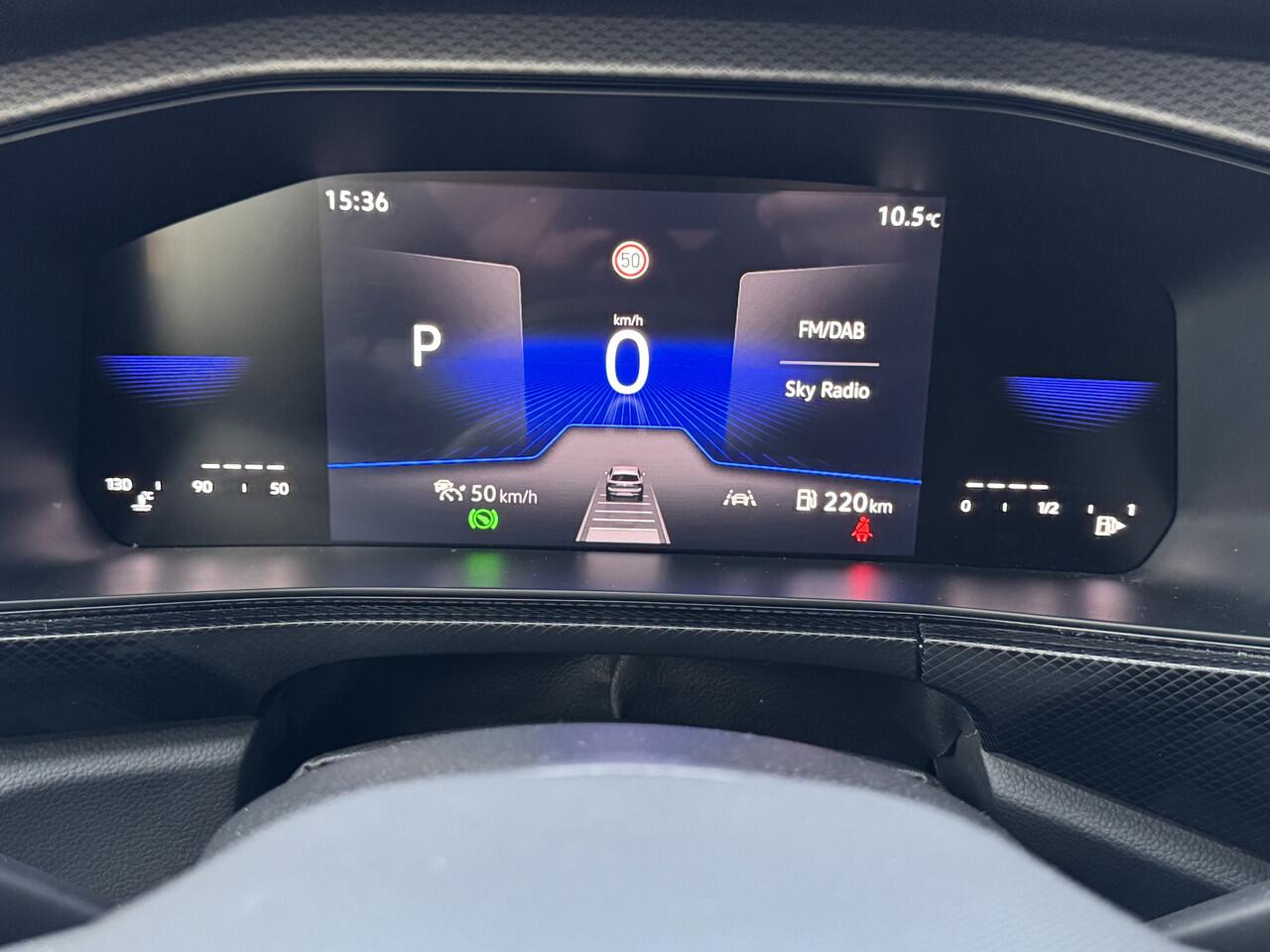 Volkswagen T-Cross 1.0 TSI 116pk DSG Life Edition IQ Light Stoelverwarming Camera Keyless Virtual Cockpit App-Connect