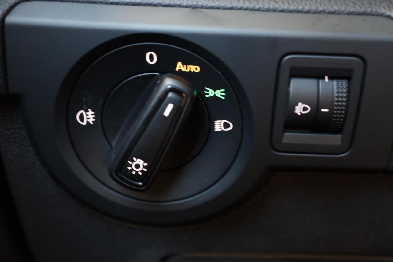 Volkswagen T-Cross 1.0 TSI Life Edition 115PK / 85kW DSG, 48 maanden / max 100.000km garantie, comfort pakket (verwarmbare voorstoelen), 2-zone climatronic, keyless start & entry, parkeersensoren voor en achter (pdc), achteruitrijcamera (rear view), privacy glas, 17" LMV