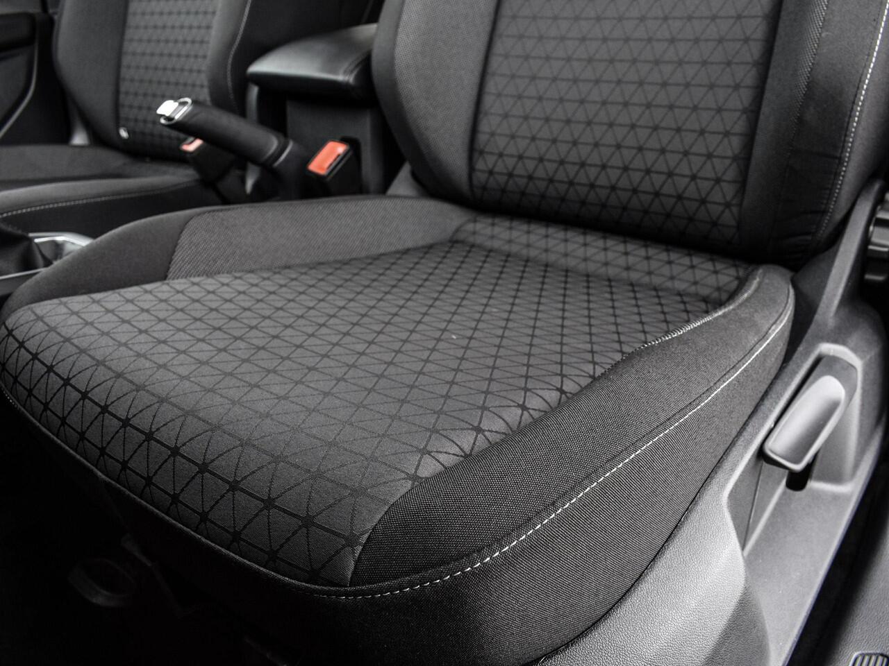 Volkswagen T-Cross 1.0 TSI 110pk DSG Life · Camera · Apple/Android Car Play · Navigatie · P-Sensoren · Airco · 16'' Inch · Garantie t/m 10-10-2027 of 100.000km