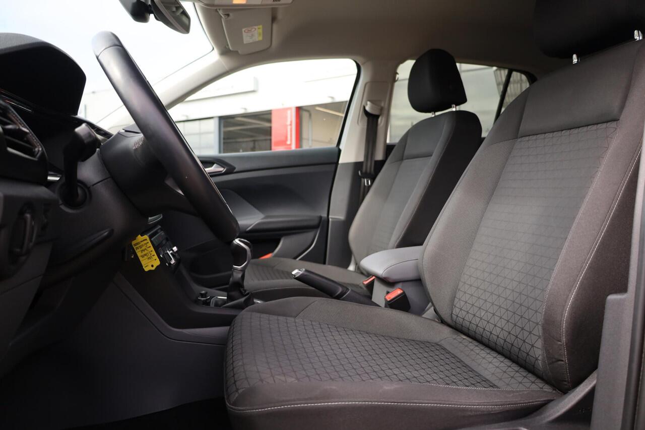 Volkswagen T-Cross 1.0 TSI Life 95PK / 70kW, NL auto 1e eigenaar dealeronderhouden, adaptieve cruise control (acc), elektrisch verstel-, verwarm- en inklapbare buitenspiegels (spiegel pakket), 16" 'Rochester' LMV, licht en regensensor, parkeersensoren voor en achter (pdc), 