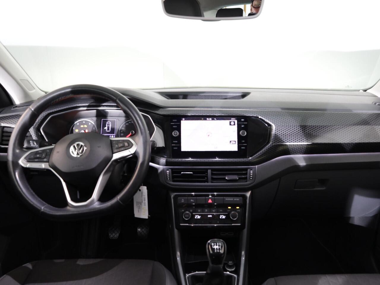 Volkswagen T-Cross 1.0 TSI Style 115 pk | Navigatie | Parkeersensoren | Adaptieve cruise control | LED koplampen |