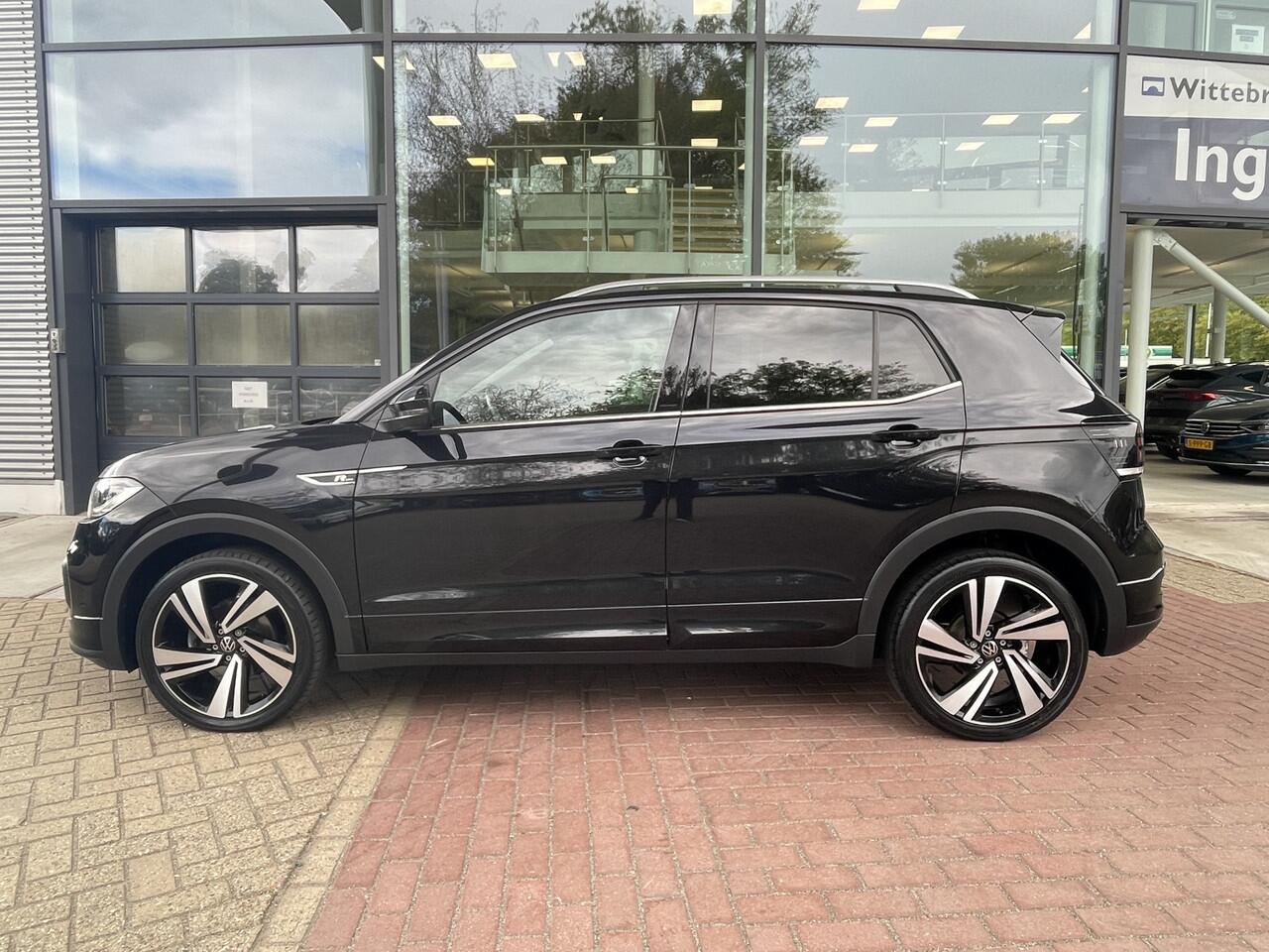 Volkswagen T-Cross 1.5 TSI 150pk DSG R-Line / Virtual cockpit / 18 Inch / stoelverwarming / Led verlichting / Camera / Adaptive Cruise