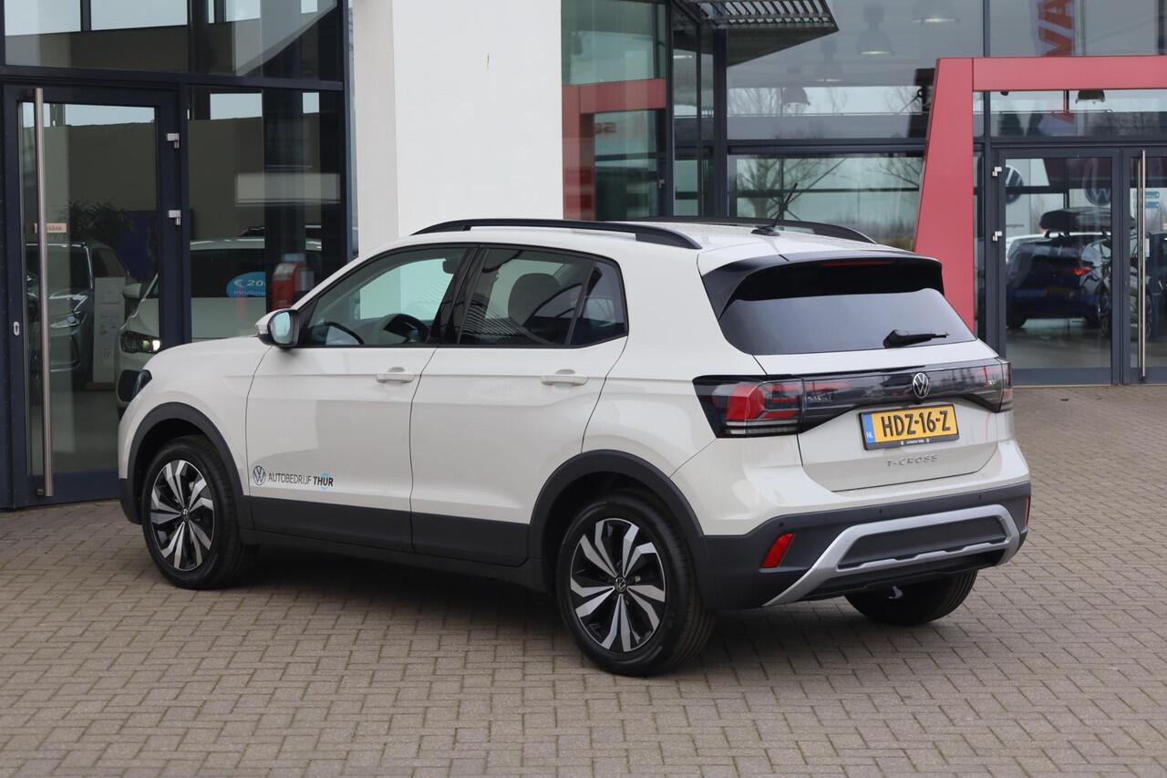 Volkswagen T-Cross 1.0 TSI Life Edition 95PK / 70kW, 17" 'Manila' LMV, LED koplampverlichting, Multimedia pakket (navigatie 'discover media', verkeerstekenherkenning, Apple Carplay / Android Auto, telefoon draadloos oplaadbaar), Comfort Pakket (parkeersensoren vóór en achte