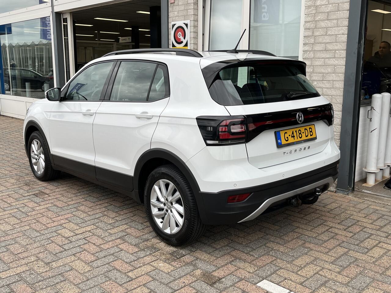 Volkswagen T-Cross 1.0 TSI Life / TREKHAAK/ ADAPT. CRUISE/ PARK. SENSOREN/ APP-CONNECT/ DAB/ BLUETOOTH/ NAVI/ CLIMA/ 16" LMV