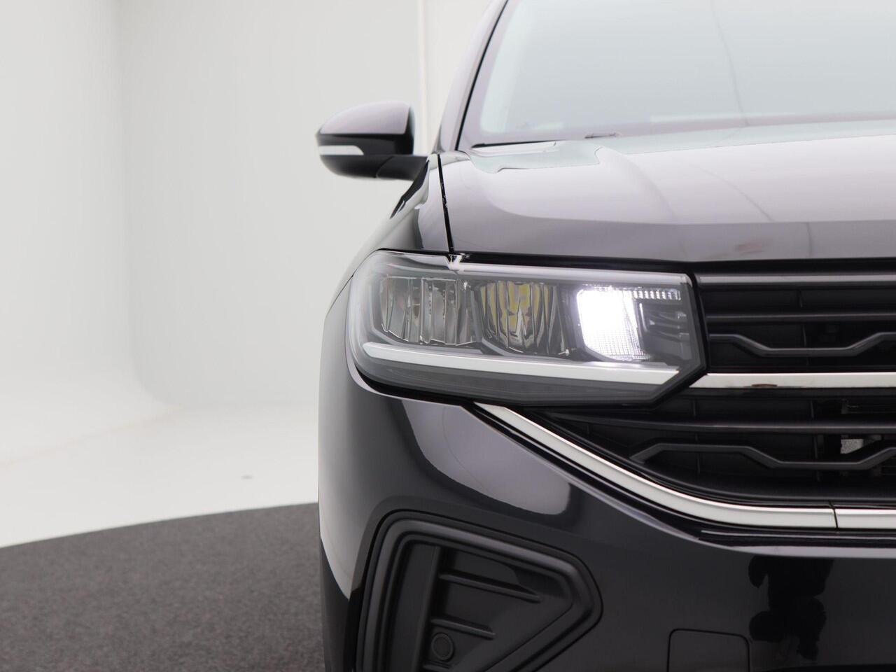 Volkswagen T-Cross Life Edition 1.0 TSI 116 pk | Stoelverwarming | Digitale Cockpit Pro | Camera | Travel Assist |