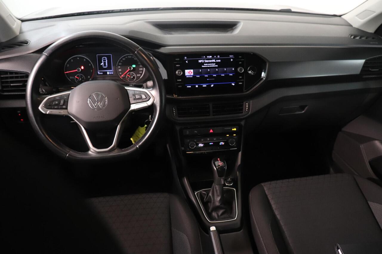 Volkswagen T-Cross 1.0 TSI Life | Camera | AppleCarplay AndroidAuto Navigatie | Stoelverwarming | DAB+ | LED koplampen | Adaptieve cruisecontrol |
