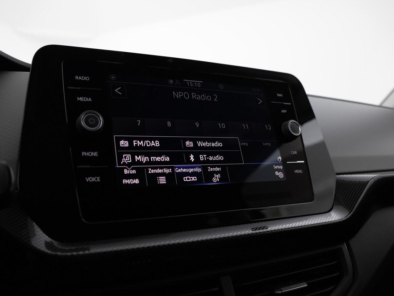 Volkswagen T-Cross Life Edition 1.0 TSI 95 PK 5 versn. Hand · Comfort pakket · Parkeersensoren voor en achter ·