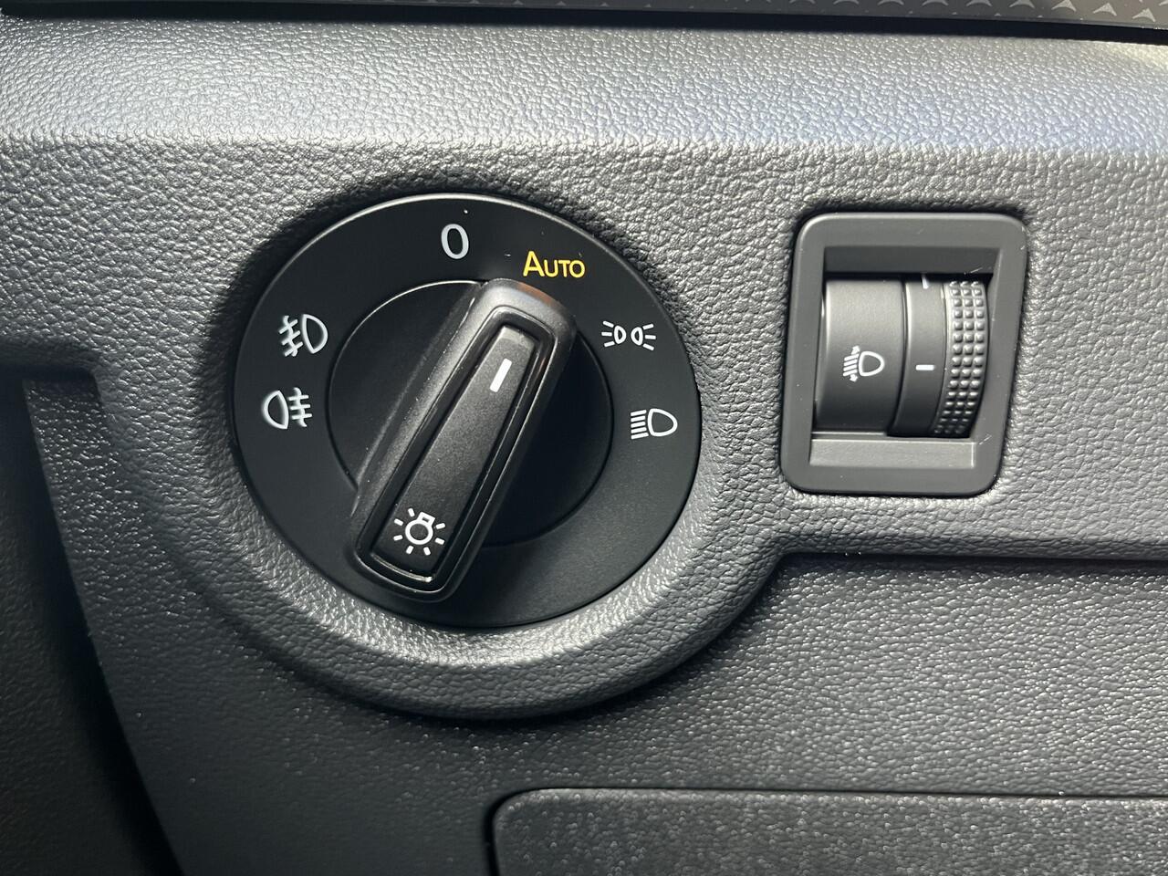 Volkswagen T-Cross 1.0 TSI Life / PARK. SENSOREN/ NAVI/ AIRCO/ 16" LMV