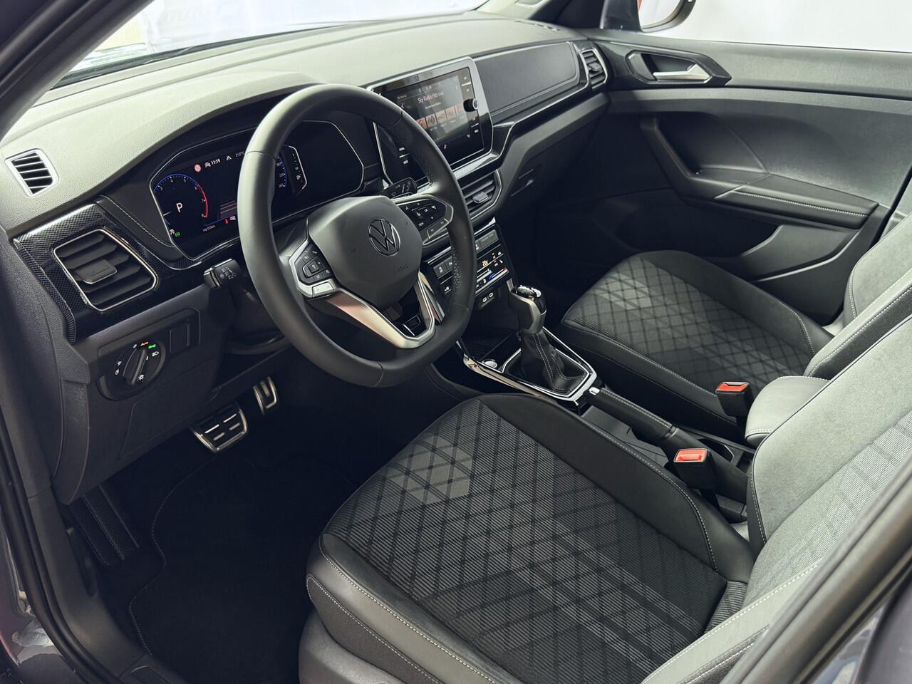 Volkswagen T-Cross 1.5 TSI 150PK ?NIEUWE AUTO? R-LINE EDITION TREKHAAK LED KEYLESS LMV IQ CAMERA STOELVERW ?2025? "Volkswagen rijden begint bij Topautos.nl - 75 topmodellen direct op voorraad!"