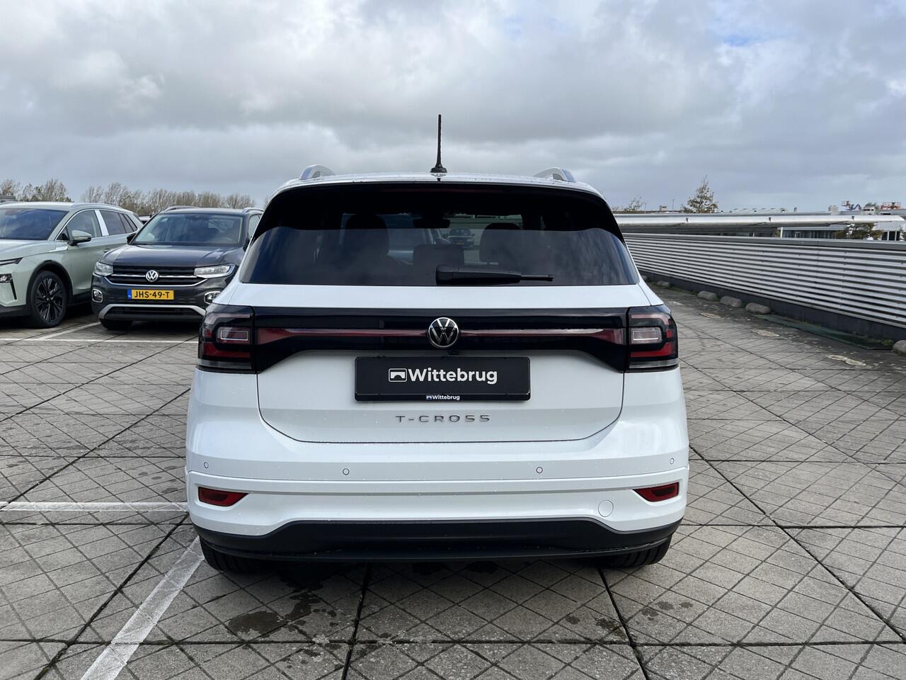 Volkswagen T-Cross 1.0 TSI R-Line Beats DSG Automaat App-Connect / Navigatie / R-Line in + exterieur / Beats / Digital Cockpit Pro / Camera