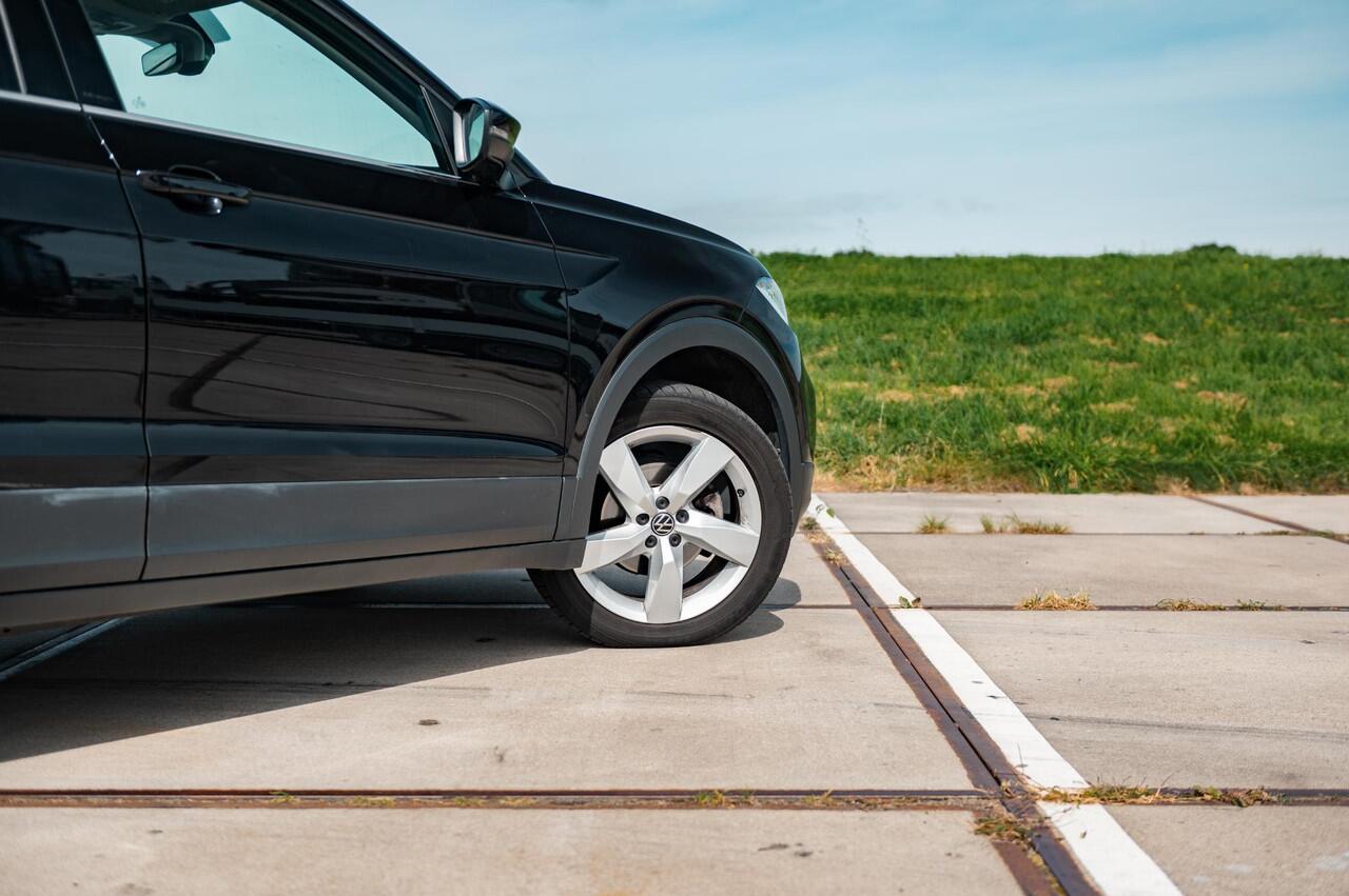 Volkswagen T-Cross 1.5 TSI DSG Style | TREKHAAK | CLIMA | CAMERA | APPLE CAR PLAY