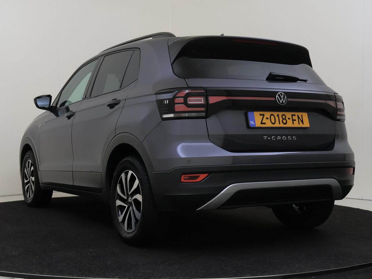 Volkswagen T-Cross 1.0 TSI Go | Navigatie | Parkeerhulp | Carplay | Stoelverwarming |