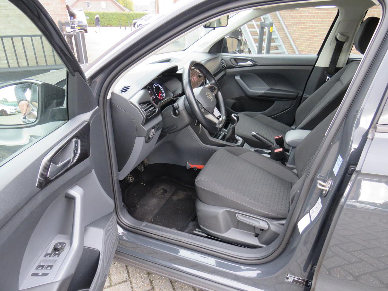 Volkswagen T-Cross 1.0 TSI 95Pk Life * Rijklaarprijs incl. garantie * Navigatie * Parkeersensoren V+Ä * ACC * Dakrails