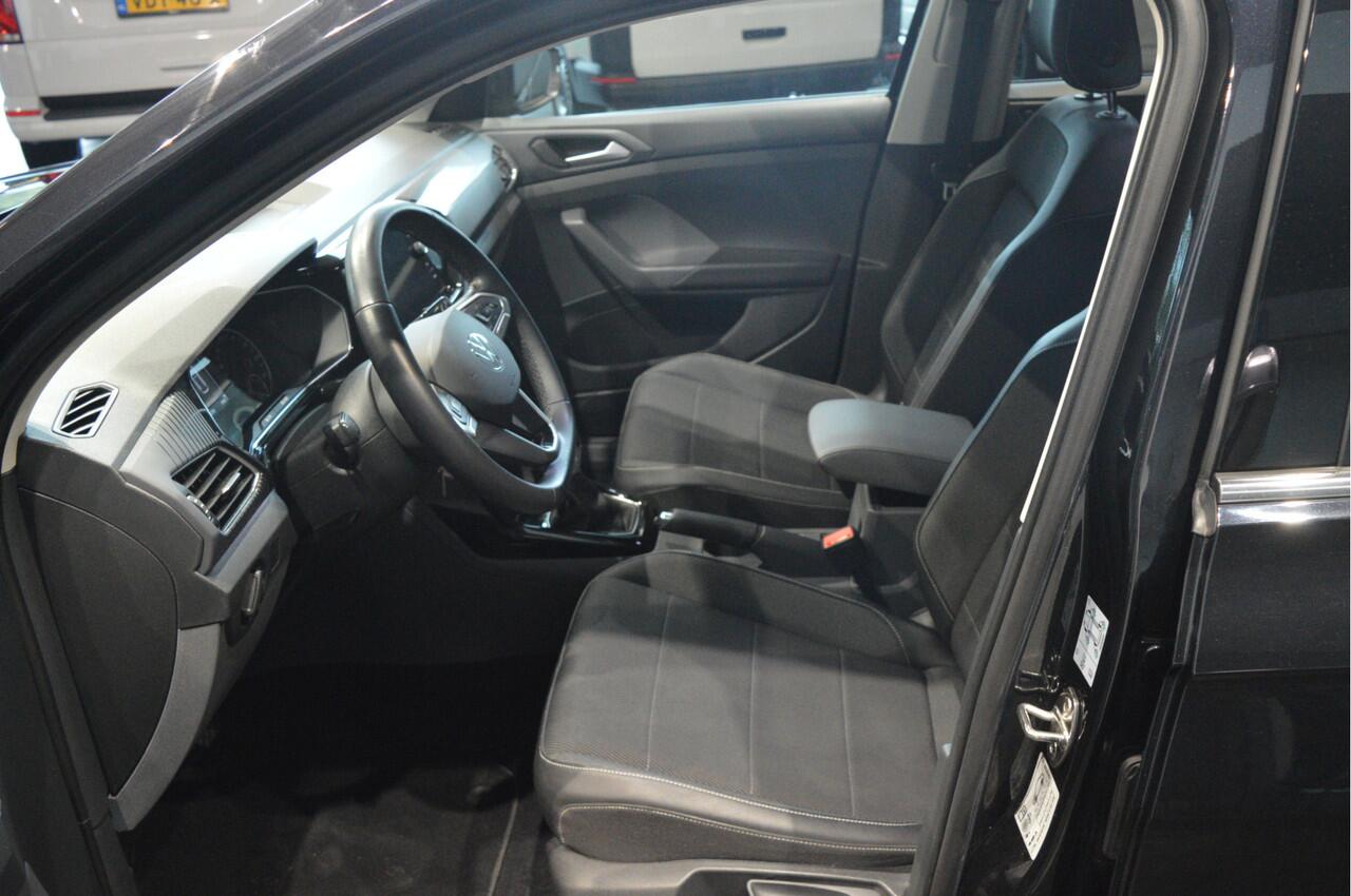 Volkswagen T-Cross 1.0 TSI Style clima cruise app connect pdc 18 inch !!