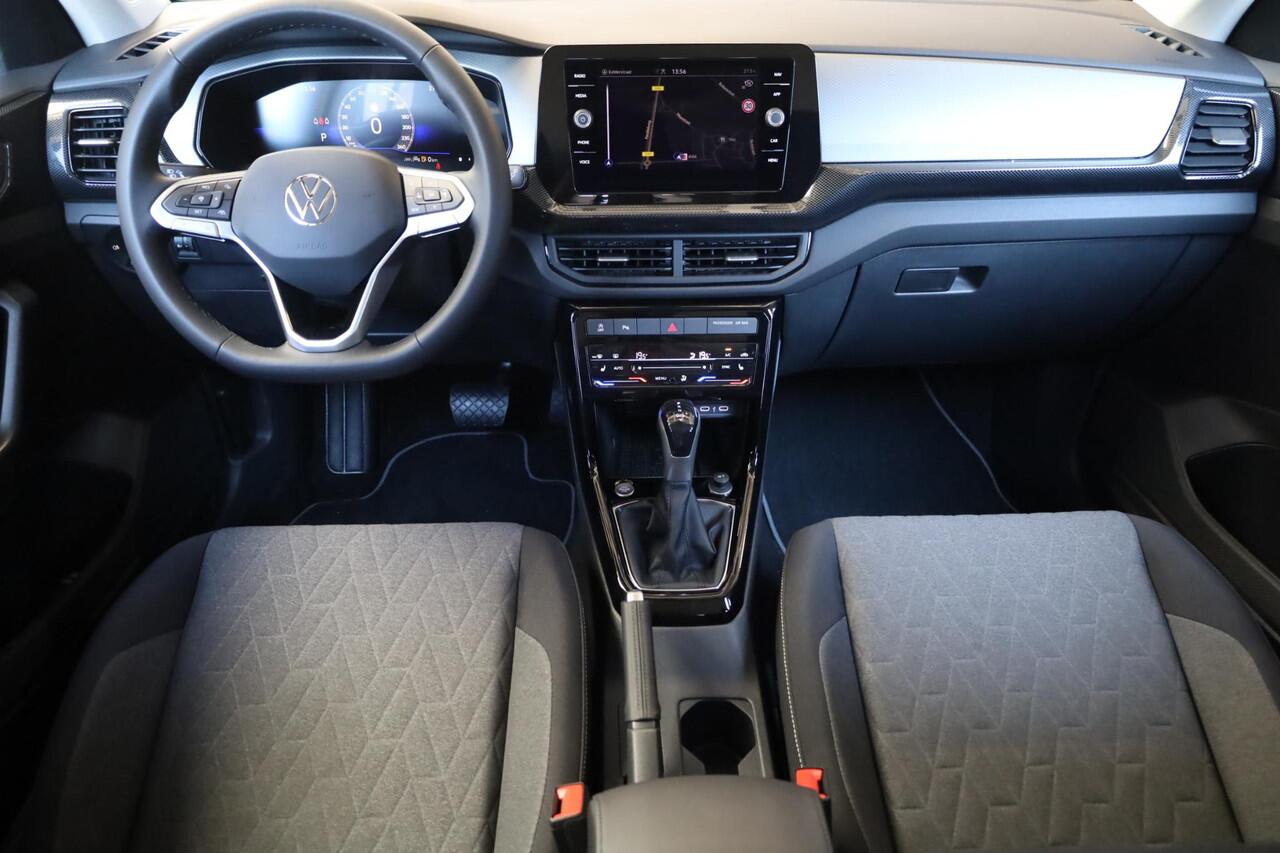 Volkswagen T-Cross 1.0 TSI Life Edition 115PK / 85kW DSG, 48 maanden / max 100.000km garantie, comfort pakket (verwarmbare voorstoelen), 2-zone climatronic, keyless start & entry, parkeersensoren voor en achter (pdc), achteruitrijcamera (rear view), privacy glas, 17" LMV