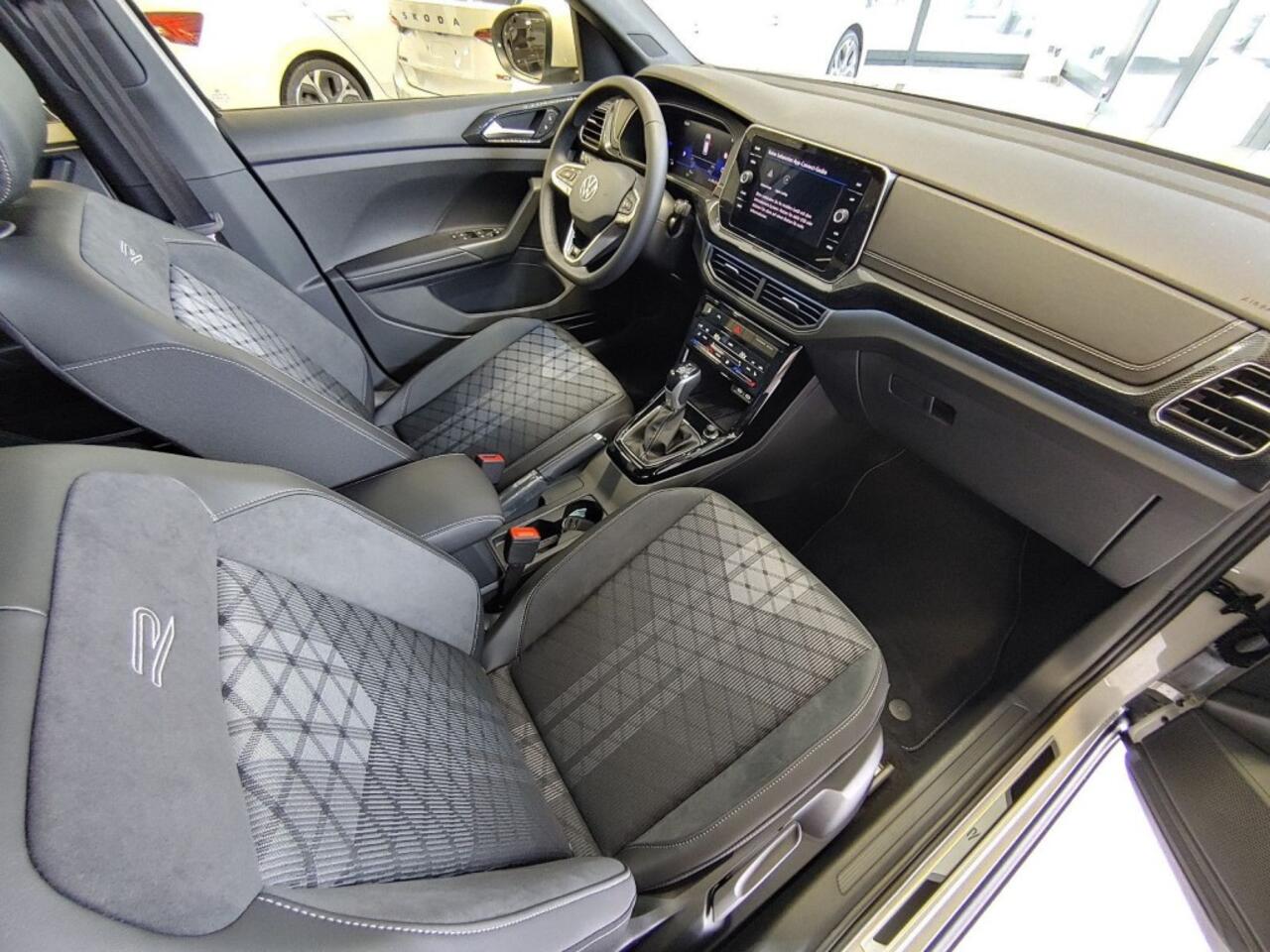 Volkswagen T-Cross 1.5 TSI DSG R-LINE TREKHAAK/CAMERA/CARPLAY/ACC/STOELVERW