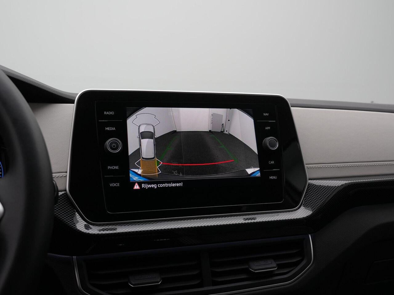 Volkswagen T-Cross 1.0 TSI 115 pk DSG Style | IQ Light | Achteruitrijcamera | Stoelverwarming | Adaptive Cruise | Navigatie