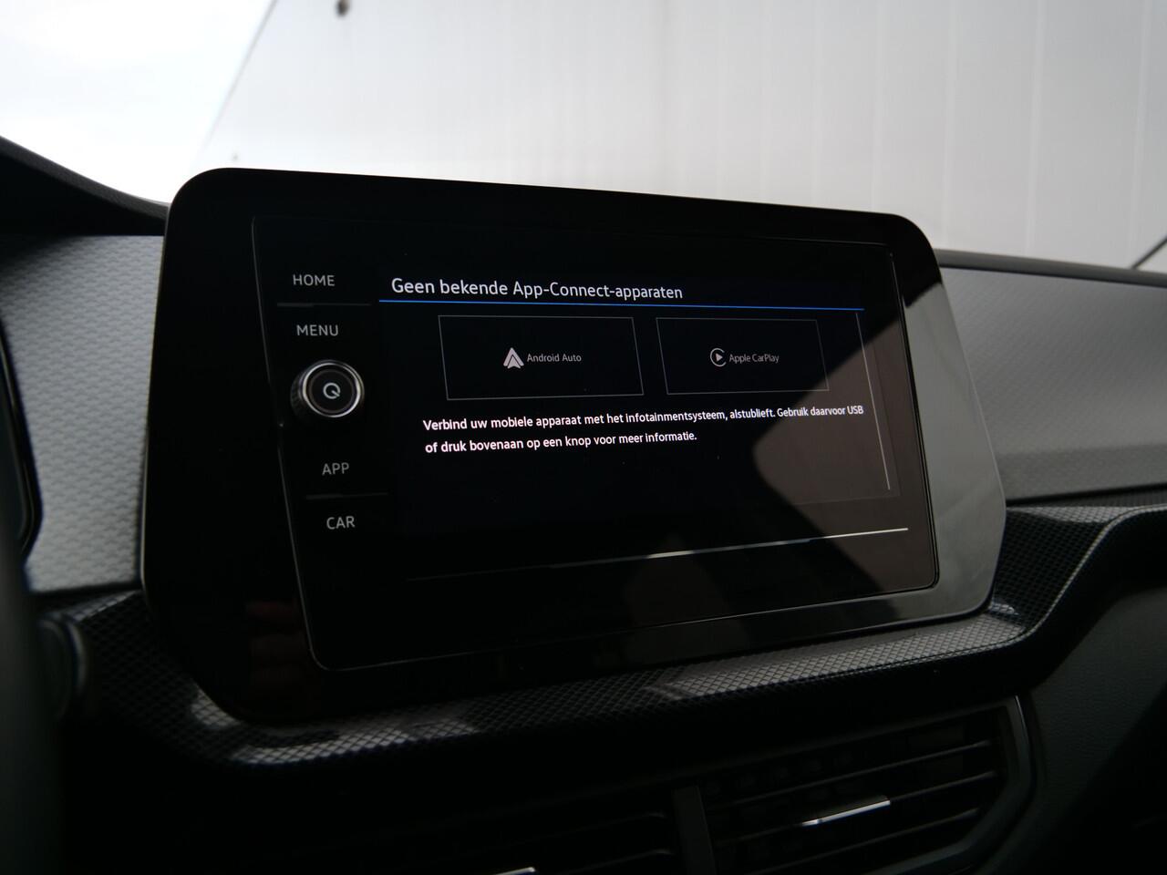 Volkswagen T-Cross 1.0 TSI Life Edition 116 Pk Automaat Camera / Apple Carplay / DAB / Keyless