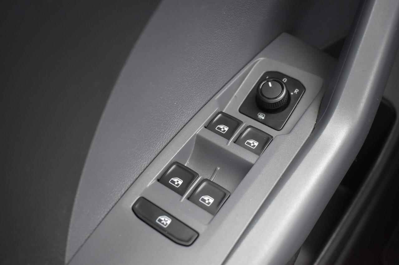 Volkswagen T-Cross 1.0 TSI Life / Airco / Adap. Cruise / 16" LM / Mistlampen