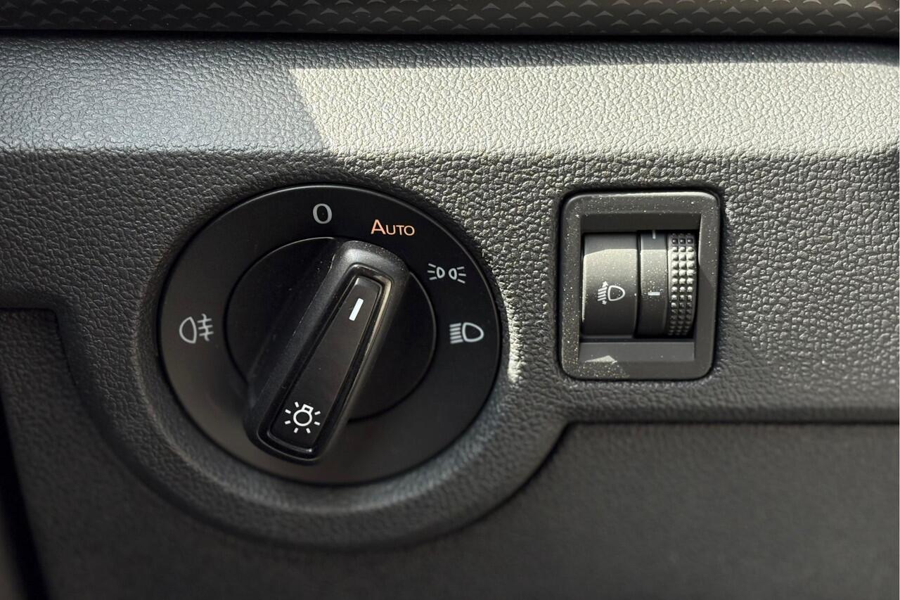 Volkswagen T-Cross 1.0 TSI Life 110pk - Carplay - Stoelverwarming - Camera - Virtual cockpit - Rijklaar