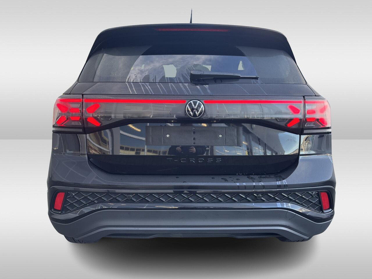 Volkswagen T-Cross 1.5 TSI 150pk R-Line DSG Automaat Afneembare Trekhaak / Digital Cockpit / 17" lm velgen / Navigatie / App-connect