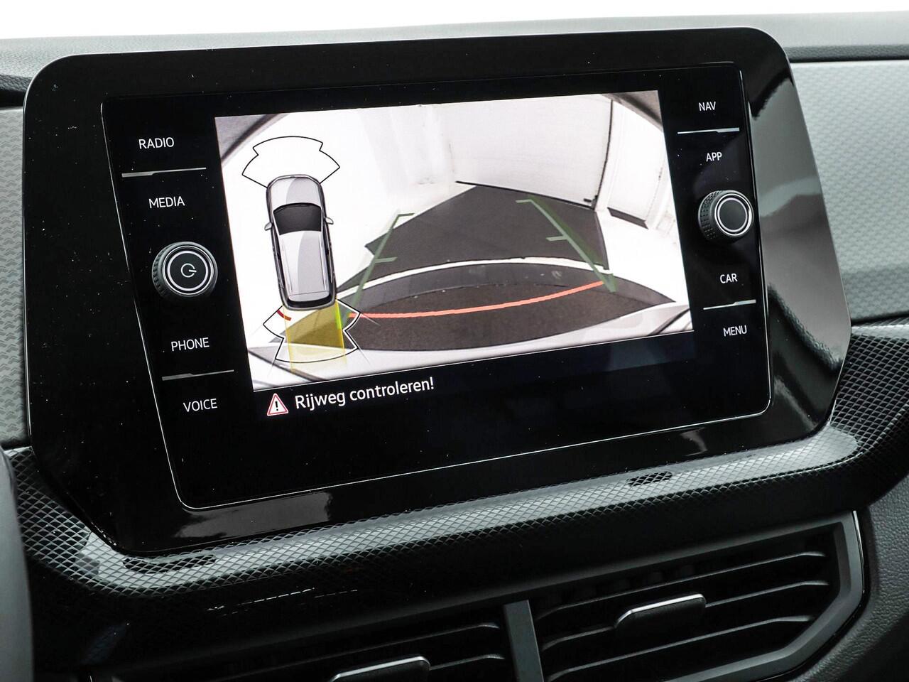 Volkswagen T-Cross Life Edition 1.0 TSI 95 PK 5 versn. Hand · Comfort pakket · Parkeersensoren voor en achter ·