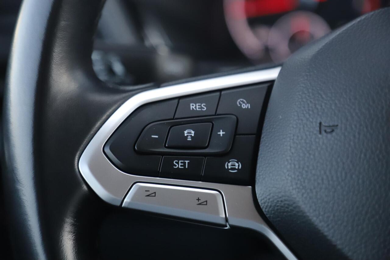 Volkswagen T-Cross 1.0 TSI Life Airco Stoelverwarming Parkeersensors Adaptive Cruise 16 inch LMV Radio Bluetooth | Carplay Android Mogelijkheid