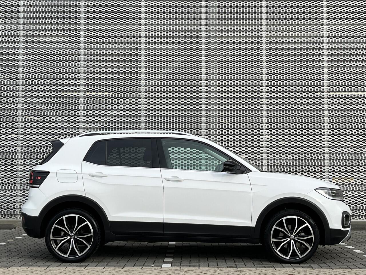 Volkswagen T-Cross 1.0 TSI 110PK DSG Style / Led / Parkeersensoren / Navigatie / Climate controle / Stoel verwarming / LMV 18" **