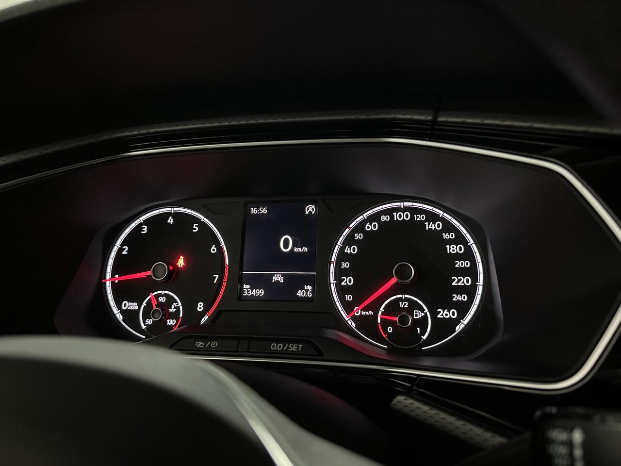 Volkswagen T-Cross 1.0 TSI Active - Carplay / Parksens. / Cruise