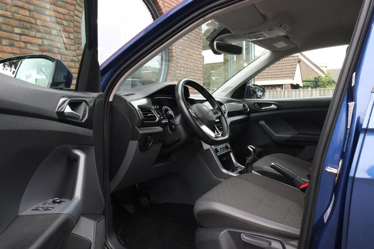 Volkswagen T-Cross 1.0 TSI Style Achteruitrijcamera, Carplay, ACC, Dodehoek detectie