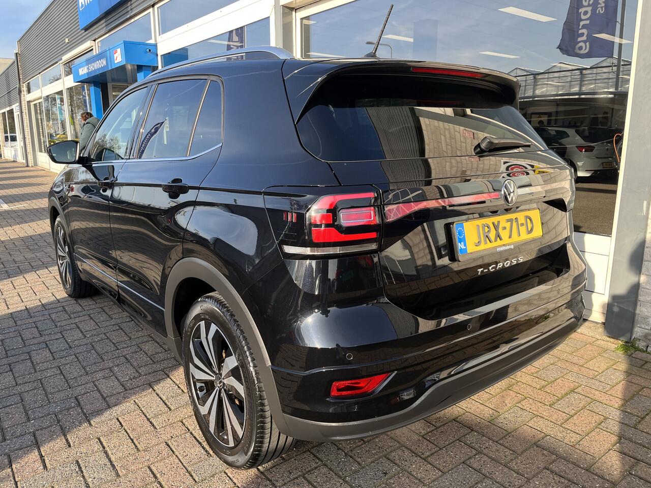 Volkswagen T-Cross 1.5 TSI R-Line / AUTOMAAT/ PARK. SENSOREN V+A/ CAMERA/ STOEL VERWARMING/ APP-CONNECT/ ACC/ DIGITAL DASH/ CLIMA/ DAB/ LED/ ISOFIX/ 17'' LMV
