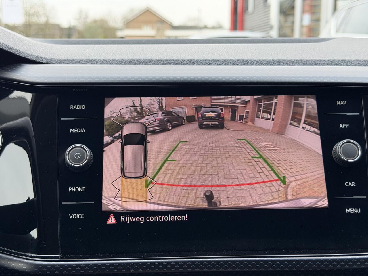 Volkswagen T-Cross 1.0 TSI Life | Trekhaak | Keyless | Camera