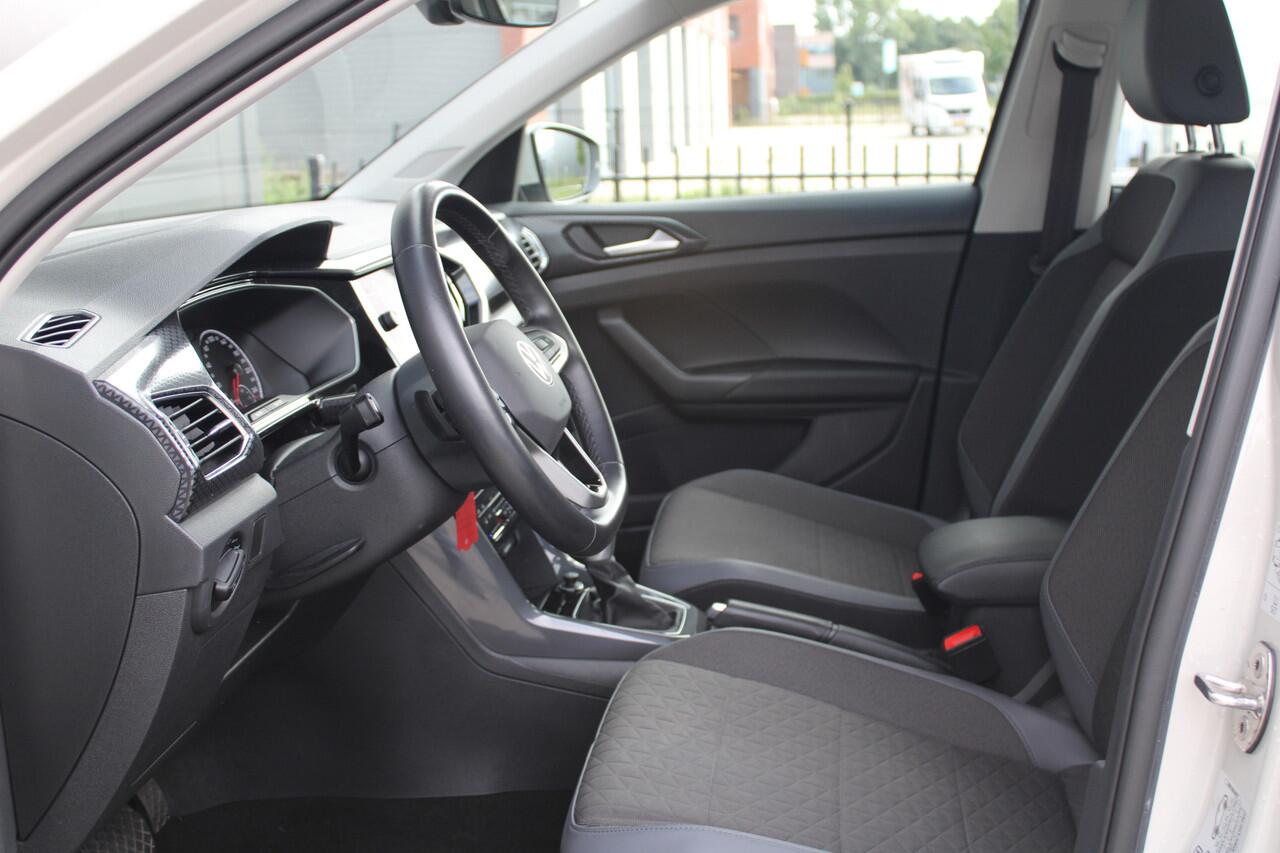 Volkswagen T-Cross 1.0 TSI Style 110pk - ACC - LED - Carplay - Camera - Stoelverwarming - Rijklaar