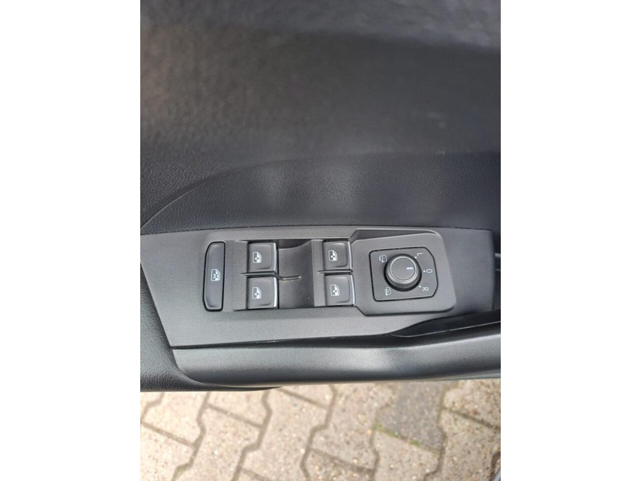 Volkswagen T-Cross 1.0 TSI STYLE Virtual Cockpit!