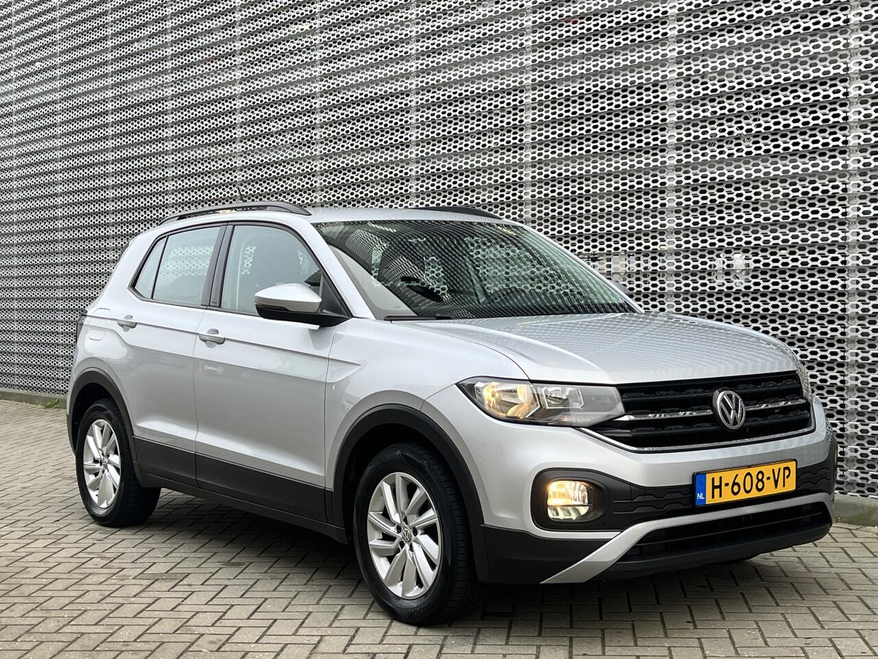 Volkswagen T-Cross 1.0 TSI Life / Camera / Trekhaak / Climate controle / App connect / VW